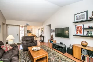 Photo #6: 6204368 Listing