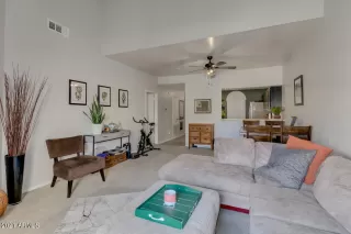 Photo #4: 6204860 Listing