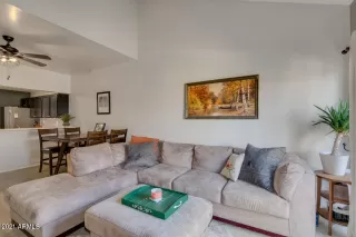 Photo #5: 6204860 Listing