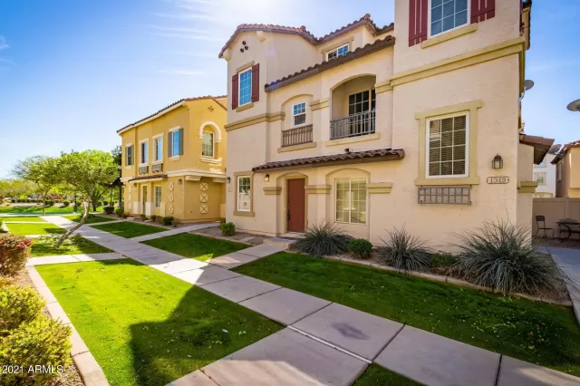 MLS: 6205009 Condo For Sale