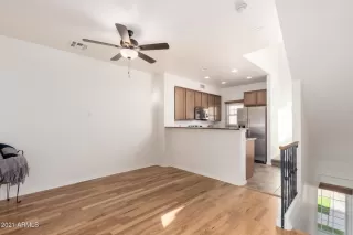 Photo #2: 6205009 Listing