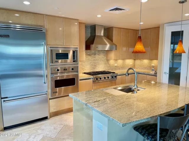 MLS: 6205081 Condo For Sale