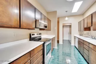 Photo #5: 6205252 Listing