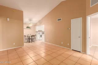 Photo #4: 6205427 Listing