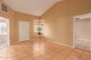 Photo #5: 6205427 Listing