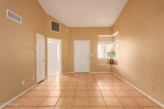 Photo #6: 6205427 Listing