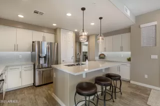 Photo #6: 6205616 Listing