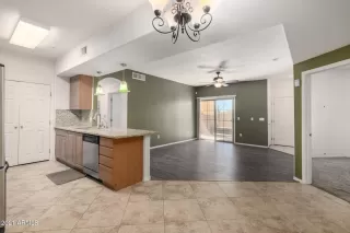 Photo #5: 6205759 Listing