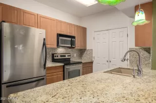 Photo #6: 6205759 Listing