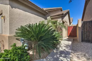 Photo #3: 6205800 Listing