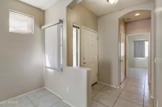 Photo #5: 6205800 Listing