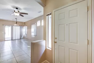 Photo #6: 6205800 Listing