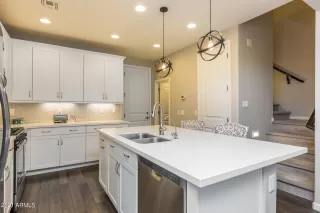 Photo #6: 6205996 Listing 