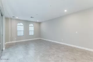 Photo #6: 6207106 Listing