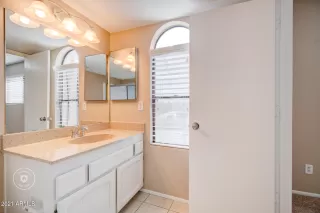 Photo #3: 6207526 Listing