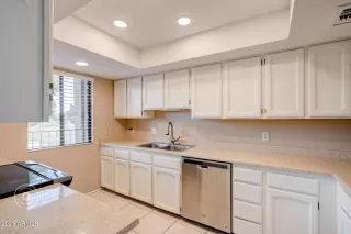 Photo #6: 6207526 Listing