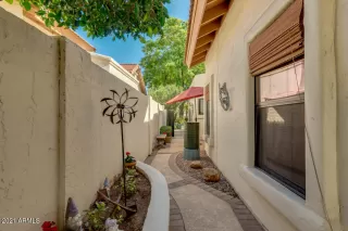 Photo #2: 6207725 Listing 