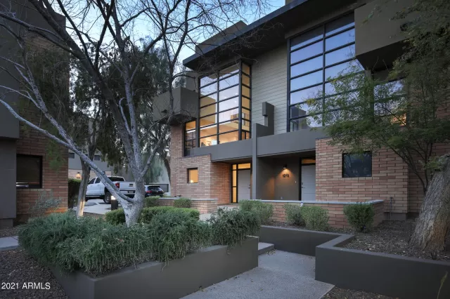 MLS: 6207773 Condo For Sale