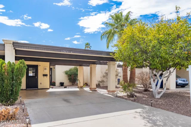 MLS: 6207942 Condo For Sale