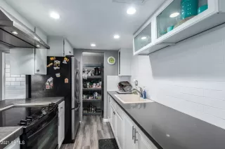 Photo #3: 6207986 Listing