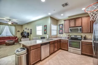 Photo #5: 6208046 Listing 