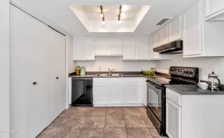 Photo #3: 6208146 Listing