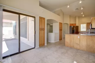 Photo #5: 6208381 Listing