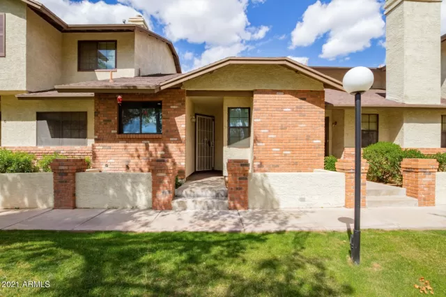 MLS: 6208473 Condo For Sale