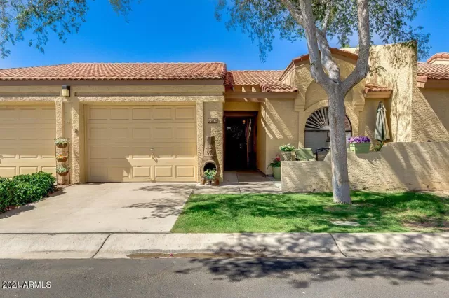 MLS: 6208657 Condo For Sale