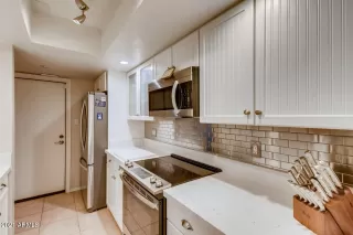 Photo #4: 6208657 Listing