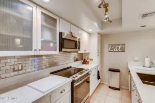 Photo #5: 6208657 Listing