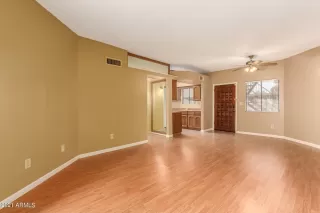 Photo #5: 6208675 Listing