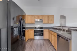 Photo #5: 6209451 Listing