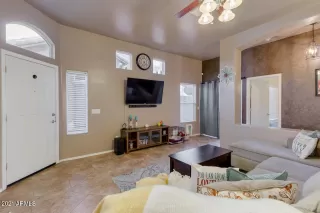 Photo #6: 6209456 Listing 