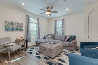 Photo #4: 6209675 Listing