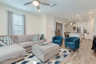 Photo #5: 6209675 Listing