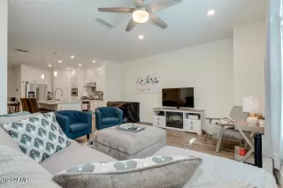 Photo #6: 6209675 Listing