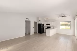 Photo #5: 6209688 Listing 