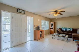 Photo #4: 6209724 Listing