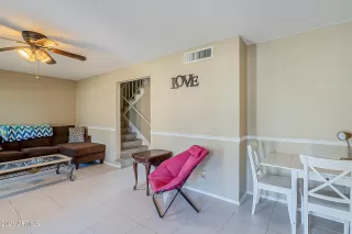 Photo #5: 6209724 Listing