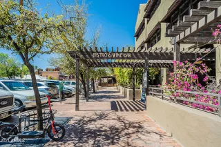 Photo #6: 6209990 Listing