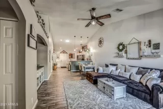 Photo #2: 6210043 Listing