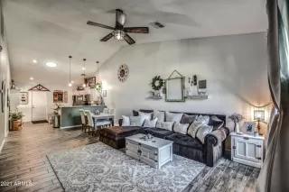 Photo #4: 6210043 Listing