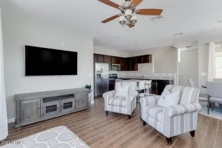 Photo #2: 6210116 Listing 