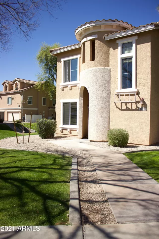 MLS: 6210184 Condo For Sale