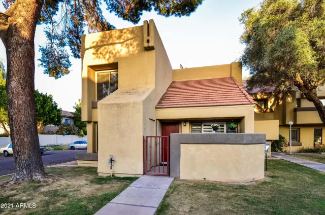 MLS: 6210225 Condo For Sale