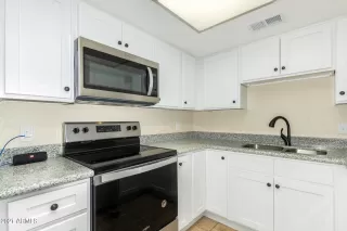 Photo #2: 6210435 Listing 