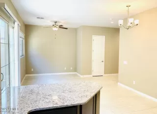 Photo #6: 6210664 Listing