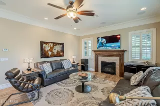 Photo #4: 6210987 Listing