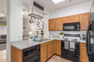 Photo #5: 6211817 Listing